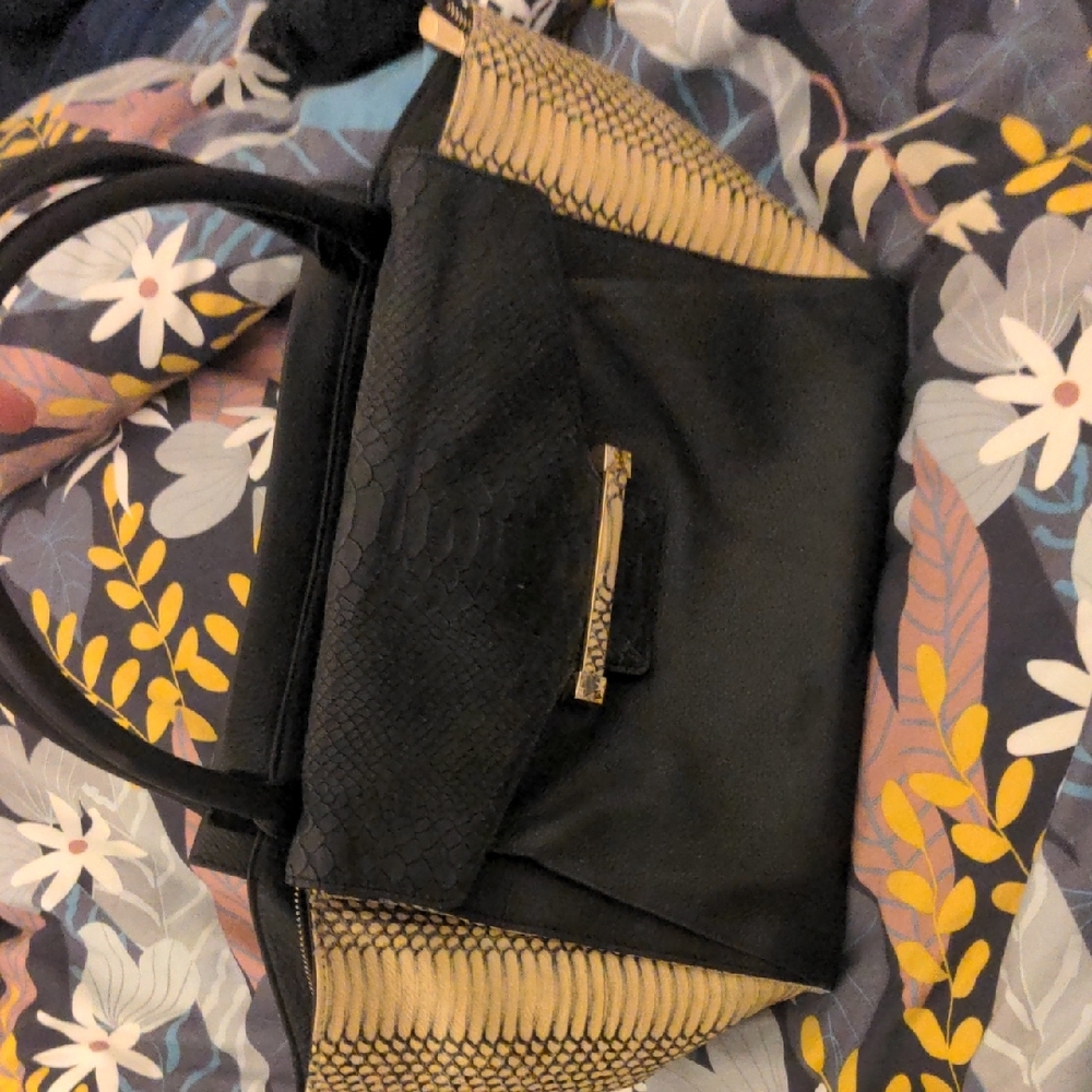 Elegant Black and Tan Women's Bag